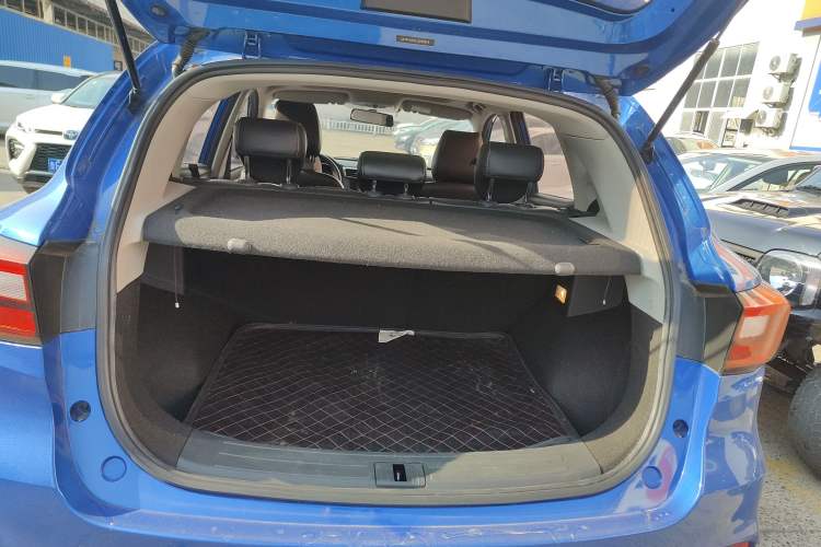 Used MG ZS 2018 1.5L Automatic Luxury Edition China V Standard
