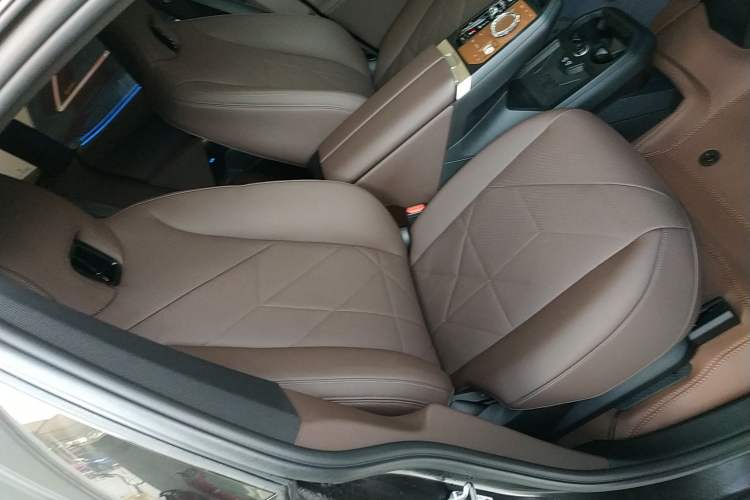 Used BMW iX 2023 xDrive40
