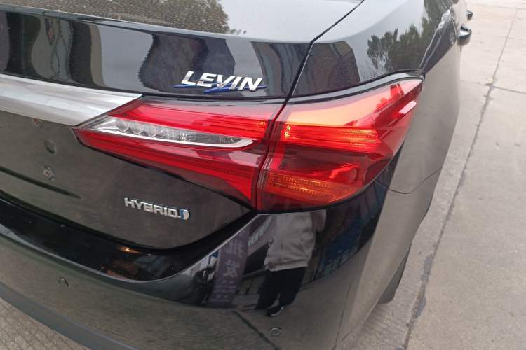Used Toyota Levin 2017 Revised Dual-Engine 1.8H GS E-CVT Elite Sunroof Version China V Standard