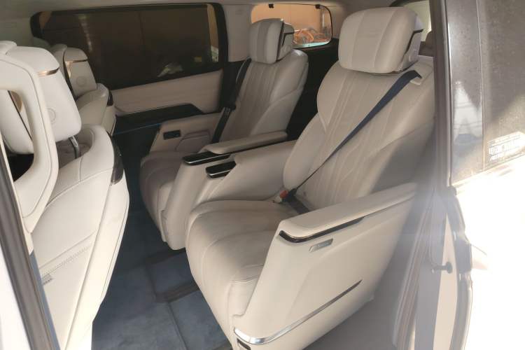 Used Buick Century 2023 2.0T Seven-Seater Yinshi Edition
