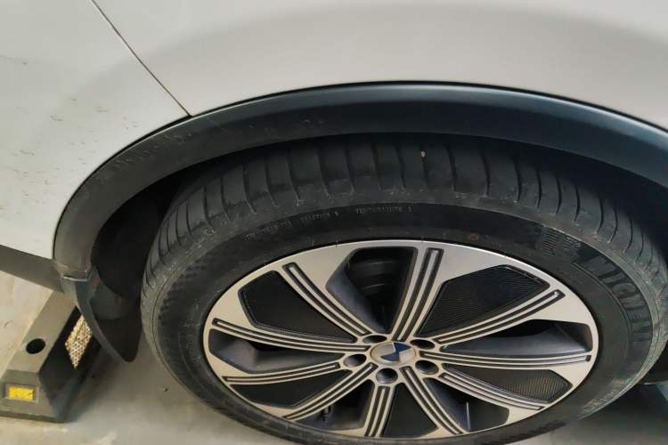 Used Denza N8 2023 Four-Wheel Drive Ultra-Hybrid Flagship Seven-Seater Version