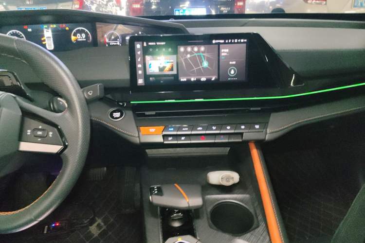 Used Changan UNI-V 2022 1.5T Prestige Version
