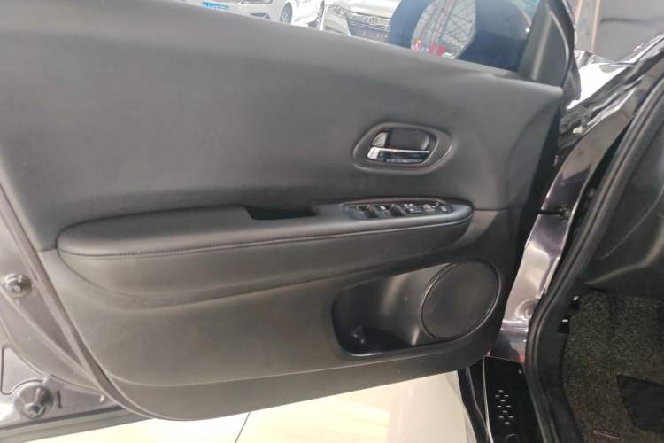 Used Honda Vezel 2017 1.8L CVT 2WD Elite Model
