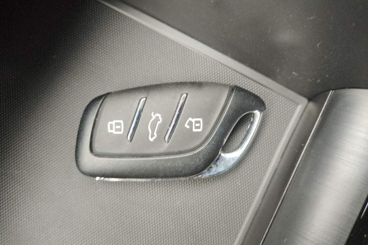 Used Roewe i5 2023 1.5L Manual Comfort Edition
