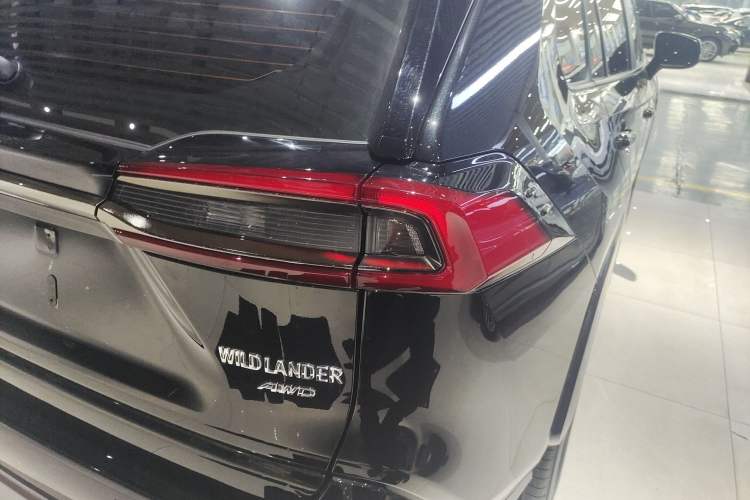 Used Toyota Wildlander 2024 2.0L CVT 4x4 Luxury PLUS Edition