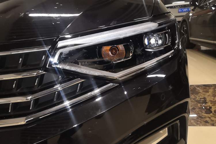 Used Volkswagen Magotan 2023 2 Million Units Limited Edition 330TSI DSG Leading Version
