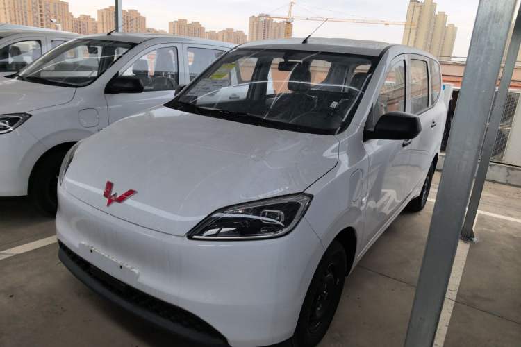 Used Wuling Hongguang New Energy 2024 All-Electric Model 300KM Practical Version