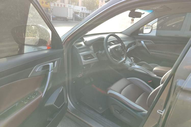 Used Geely Auto Emgrand X7 Sport 2022 1.8TD DCT Zhiya Trim
