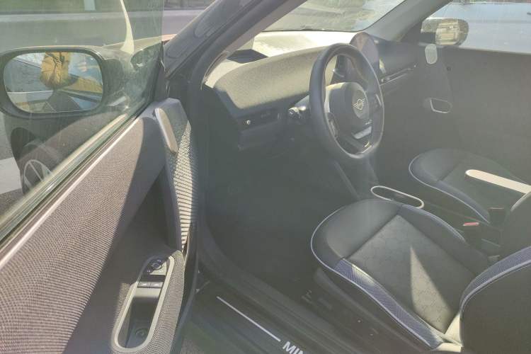 Used  Electric MINI COOPER 2024 452km COOPER SE Artist
