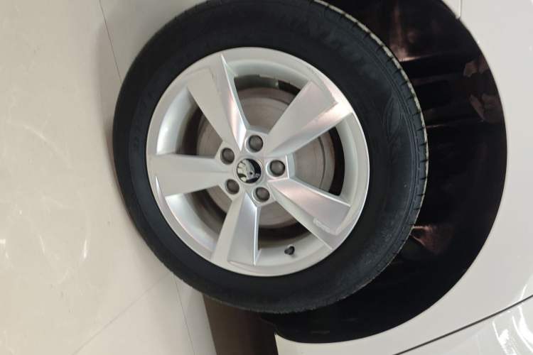 Used Skoda Rapid Spaceback 2018 1.6L Automatic Comfort Edition
