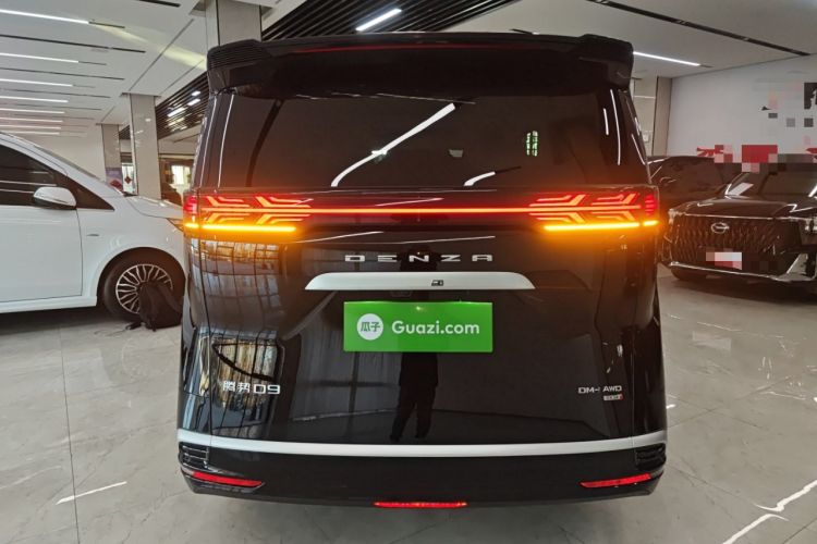 Used Denza D9 2025 DM-i Intelligent Drive 1020 Four-Wheel Drive Flagship Model
