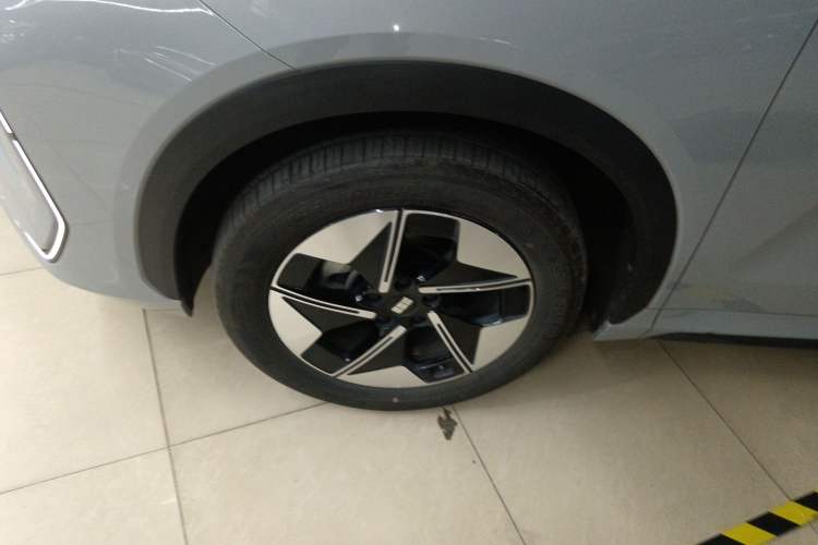 Used  E5 2024 530 km Exploration+ Version