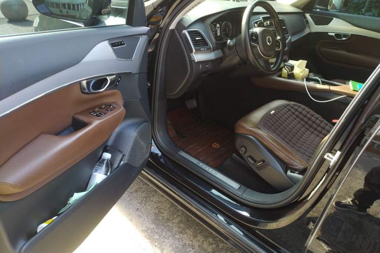 Used Volvo XC90 2019 T5 Zhiyi Edition 5-Seater China V Standard
