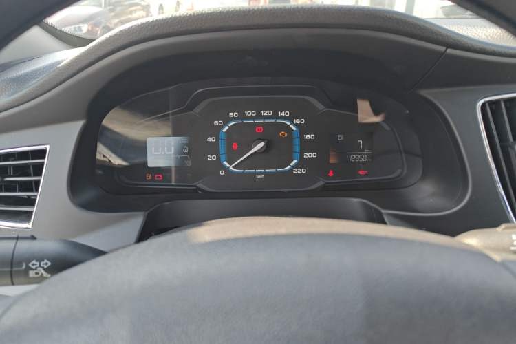 Used Roewe 360 2016 1.5L Manual Smart Screen Version
