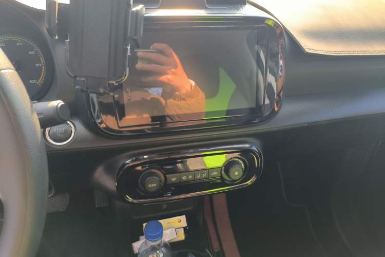 Used Roewe Clever 2021 302 km New Four-Seater Super-Efficient Version