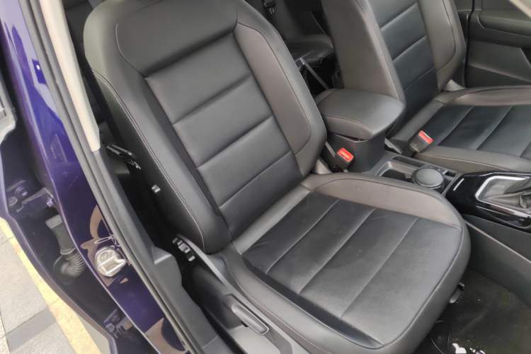 Used Volkswagen T-ROC 2020 280TSI DSG Two-Wheel Drive Comfort Version