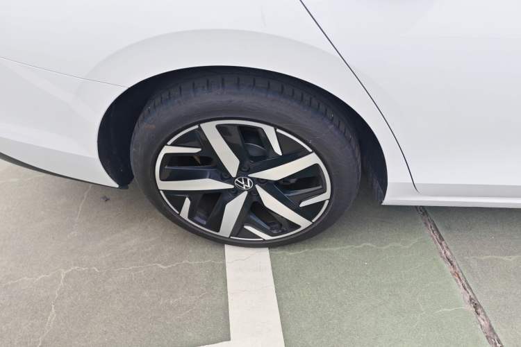 Used Volkswagen Lamando 2024 Lavida L 280TSI DSG Cool & Spicy Edition
