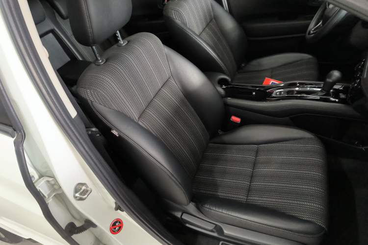 Used Honda Vezel 2017 1.8L CVT Front-Wheel Drive Pioneer Edition