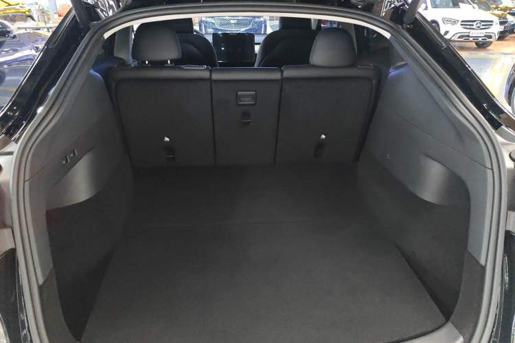 Used Tesla Model Y 2023 Rear-Wheel-Drive Version
