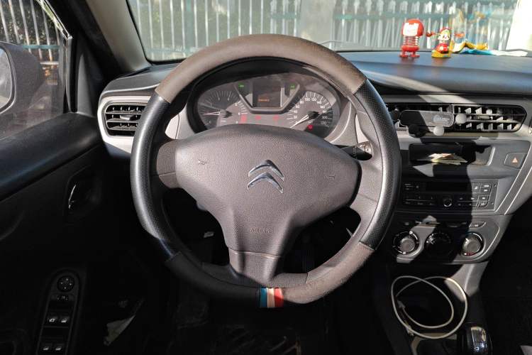 Used Citroen Elysee 2015 Zhishang Edition 1.6L Manual Fashion Model