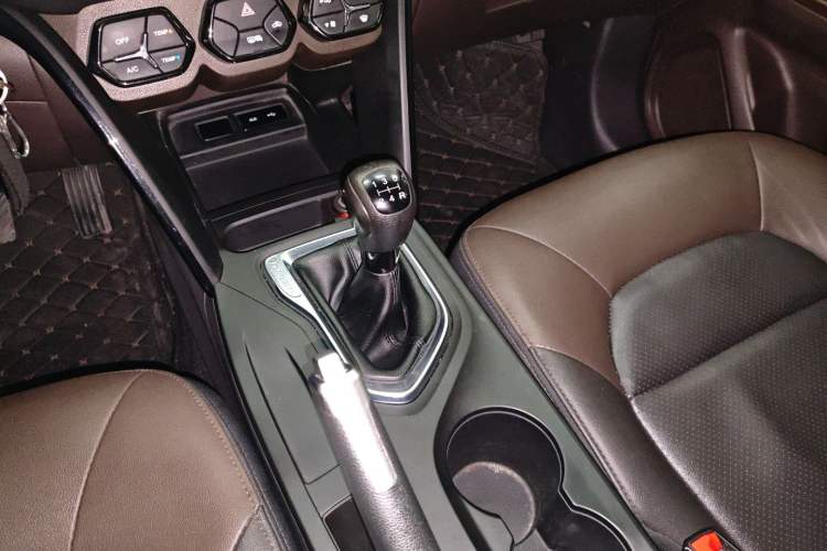 Used GAC Trumpchi GS4 2017 235T Manual Two-Wheel Drive Luxury Edition