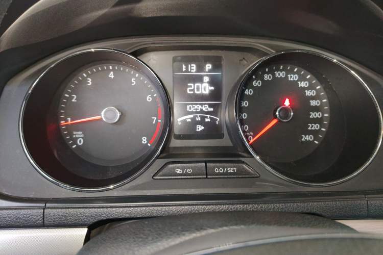 Used Volkswagen Lavida 2015 1.6L Automatic Comfort Edition
