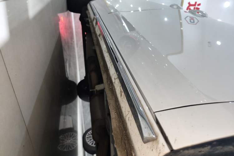 Used Buick GL8 2023 Land Executive Class Comfort Model
