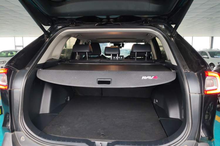 Used Toyota Wildlander 2020 2.0L CVT 4x4 Luxury Edition
