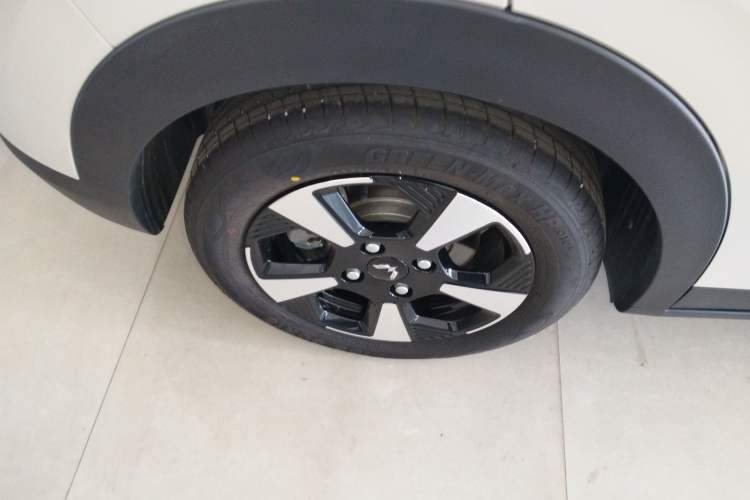 Used Wuling Bingo PLUS 2024 330 km Range Five-Seater Version
