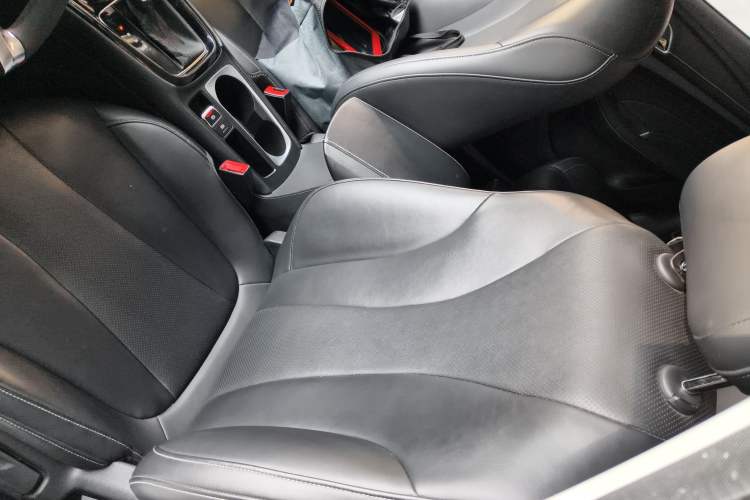 Used Roewe i5 2019 20T Automatic 4G Connected Supercharged Flagship Edition
