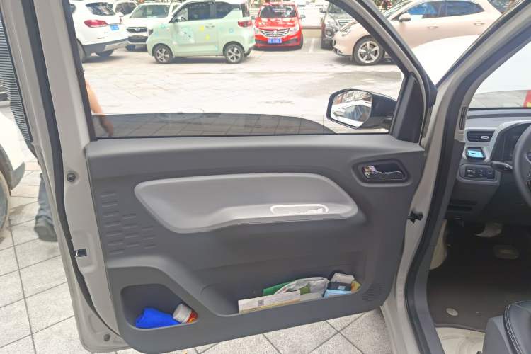 Used Wuling Hongguang MINIEV 2022 Macaron Premium Model – Lithium Iron Phosphate
