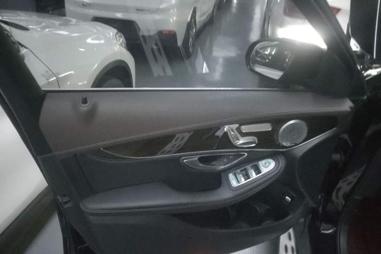 Used Mercedes-Benz GLC 2019 GLC 260 L 4MATIC Dynamic Model
