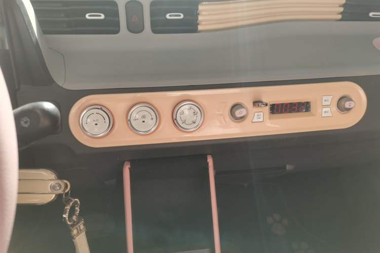 Used Wuling Hongguang MINIEV 2022 Macaron Premium Model – Lithium Ternary Battery
