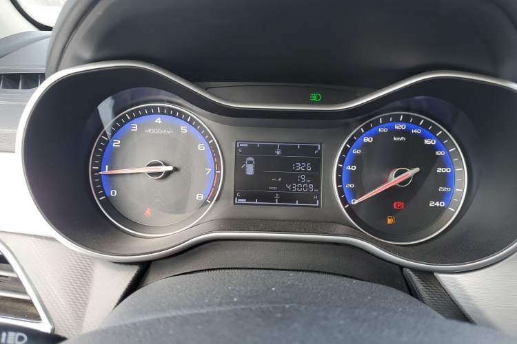 Used Geely Auto Vision 2019 Upgraded Model 1.5L Manual Luxury Version China VI Standard