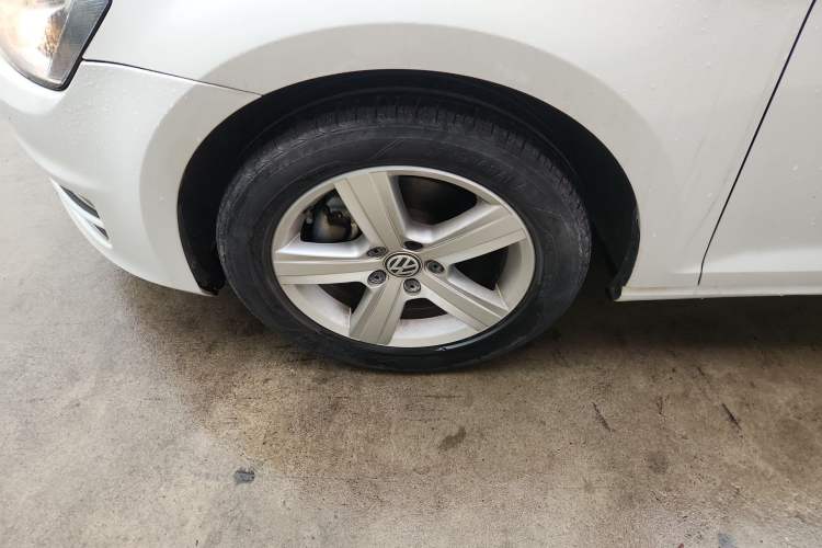 Used Volkswagen Golf 2017 1.6L Automatic Comfort Million-Vehicle Anniversary Edition