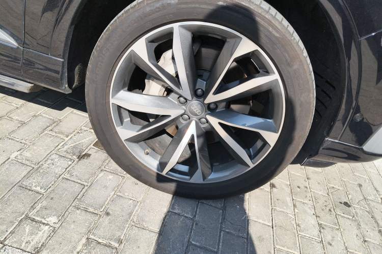 Used Audi Q7 2020 55 TFSI quattro S line sports model