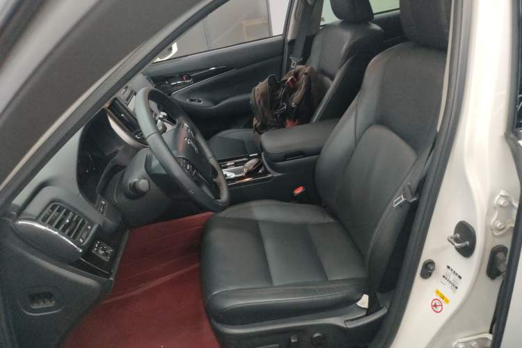 Used Toyota Crown 2015 2.5L Smart Edition
