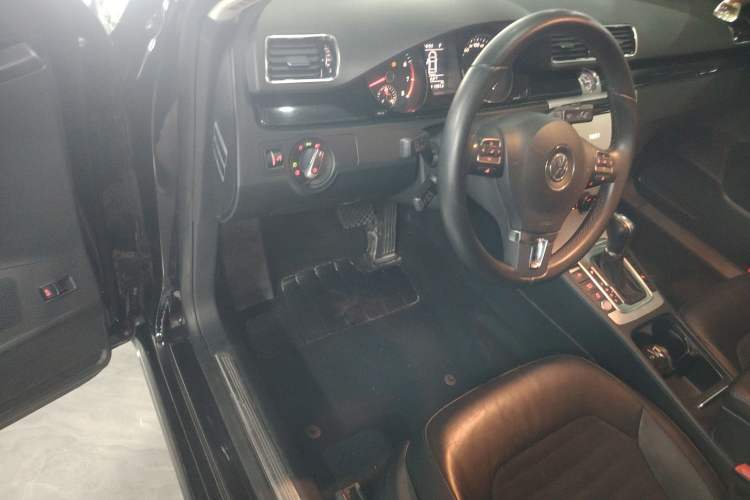 Used Volkswagen Magotan 2015 Revised Version 2.0 TSI Luxury Edition