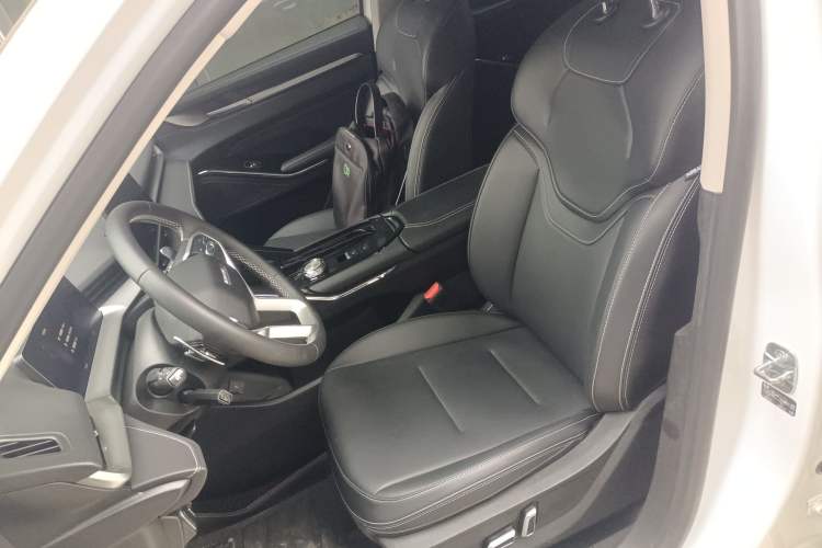 Used Haval H6 2024 1.5T Two-Wheel-Drive Classic Edition
