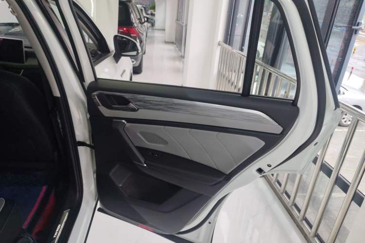 Used Volkswagen Tayron 2023 330TSI Two-Wheel-Drive R-Line High-Energy Version
