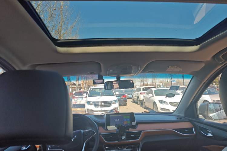 Used Wuling Hongguang S3 2018 1.5T Manual Luxury Model China V Standard
