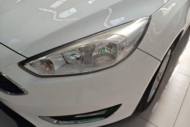 Used Ford Focus 2017 Hatchback 1.6L Automatic Fashion Edition Smart Drive Version
