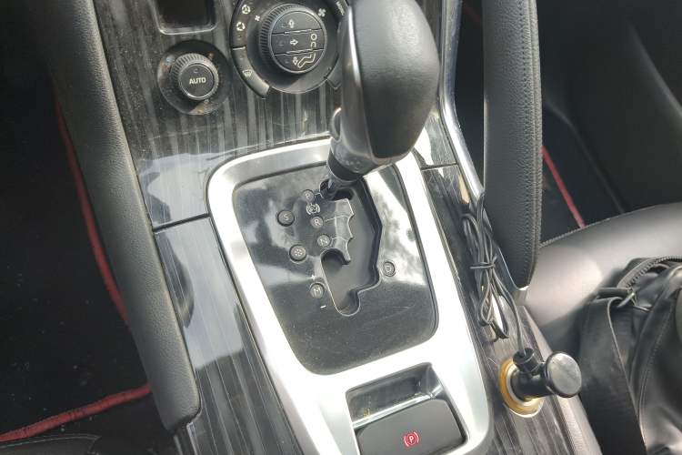 Used Peugeot 3008 2015 2.0L Automatic Trend Edition
