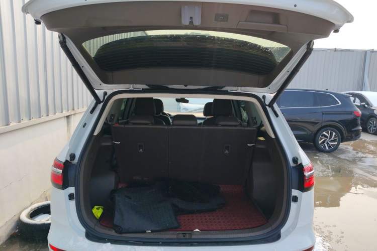 Used Volkswagen Viloran 2024 330TSI Luxury Edition
