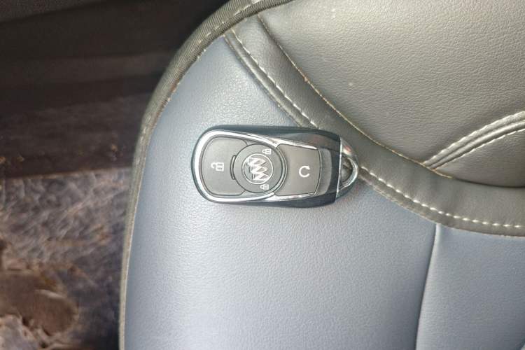 Used Buick Velite 6 2024 450km Range Commuter Version
