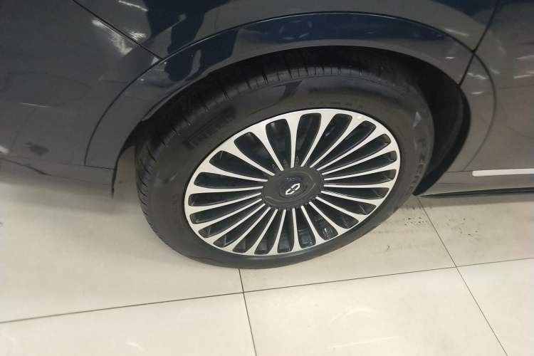 Used Hima AITO M9 2025 Extended-Range Ultra Version 52 kWh 6-Seater