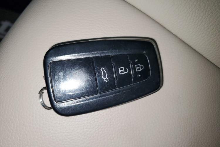 Used Toyota Highlander 2022 Dual-Engine 2.5L Four-Wheel Drive Prestige Version 7 Seats