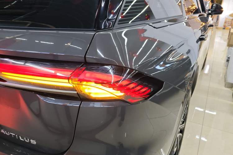 Used Lincoln Nautilus 2025 2.0T Four-Wheel Drive Luxury Edition