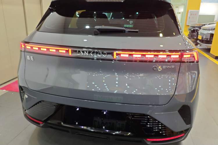 Used Lynk & Co 06 EM-P 2023 EM-P 126 Long-Range Halo
