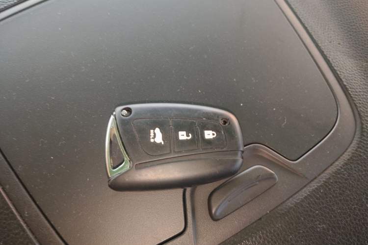 Used Hyundai Santa Fe 2013 2.4L Automatic Two-Wheel Drive Smart Version